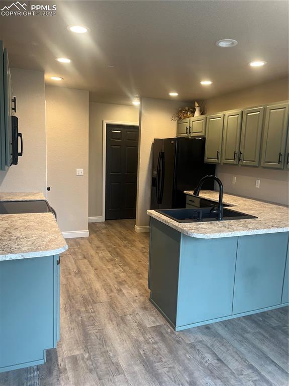 Image 18 of 26: Kitchen