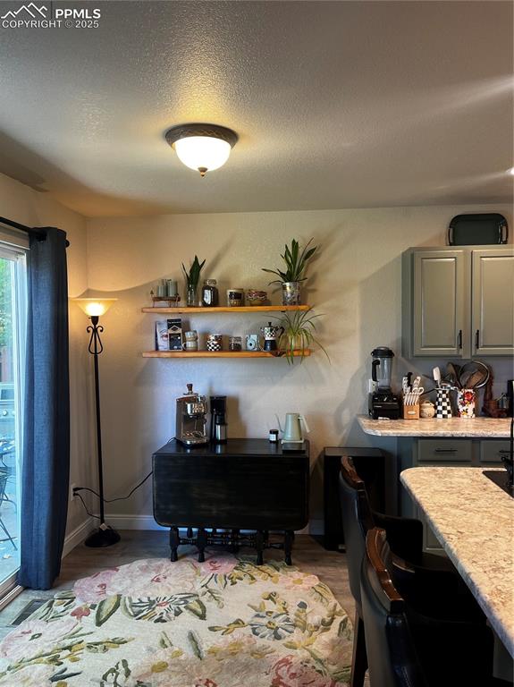 Image 21 of 26: Dining Area