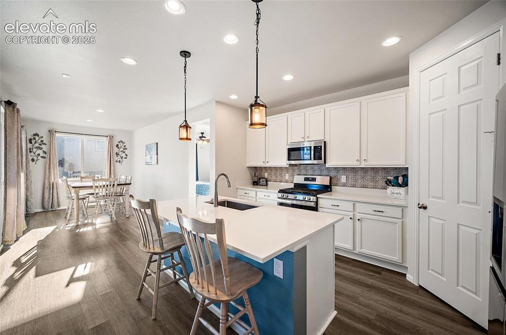 Image 15 of 32: Kitchen