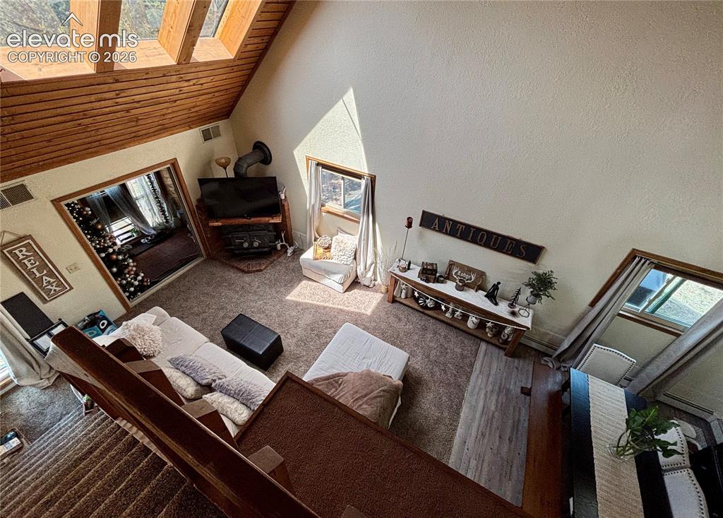 Image 13 of 36: Living Room