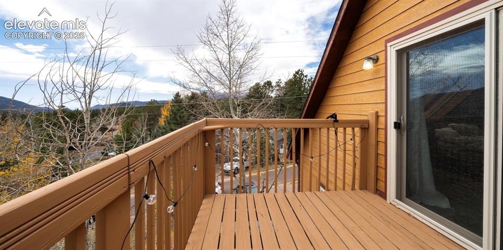 Image 33 of 36: Deck