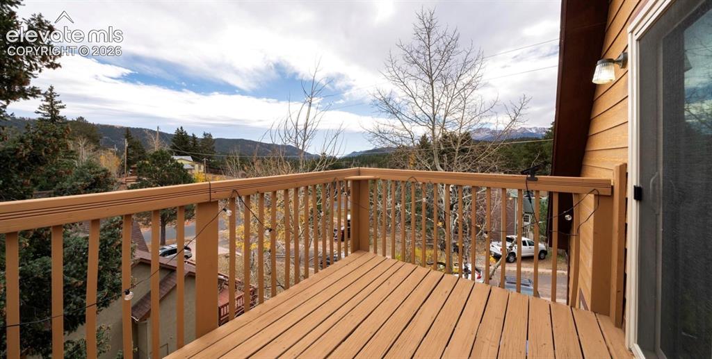 Image 34 of 36: Deck
