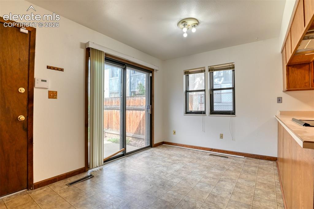 Image 15 of 38: Dining Area