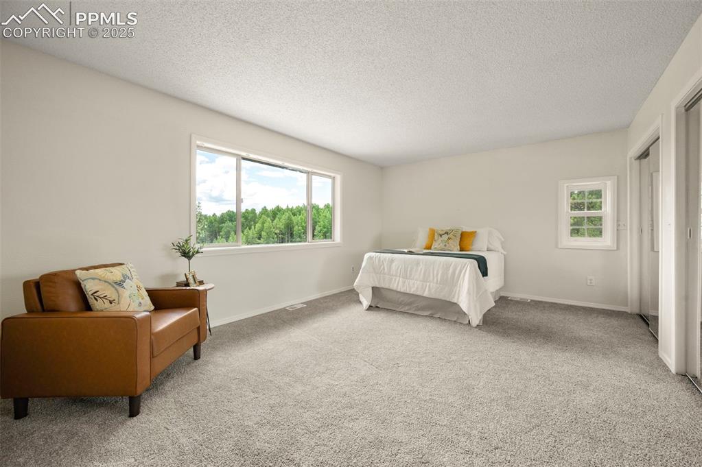 Image 14 of 41: Bedroom