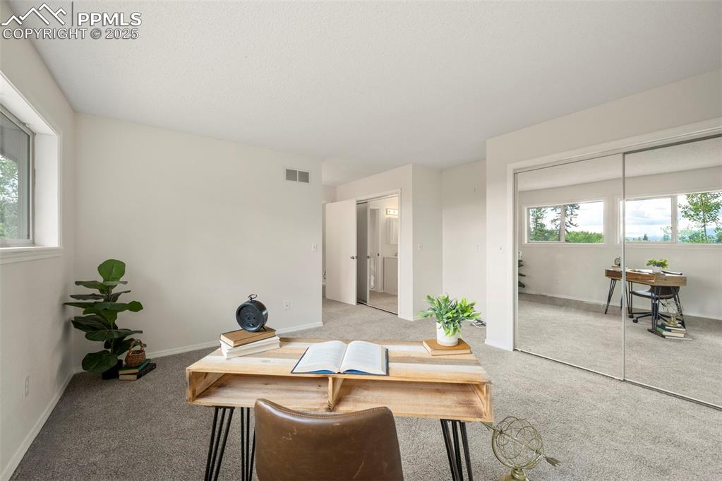 Image 20 of 42: Office