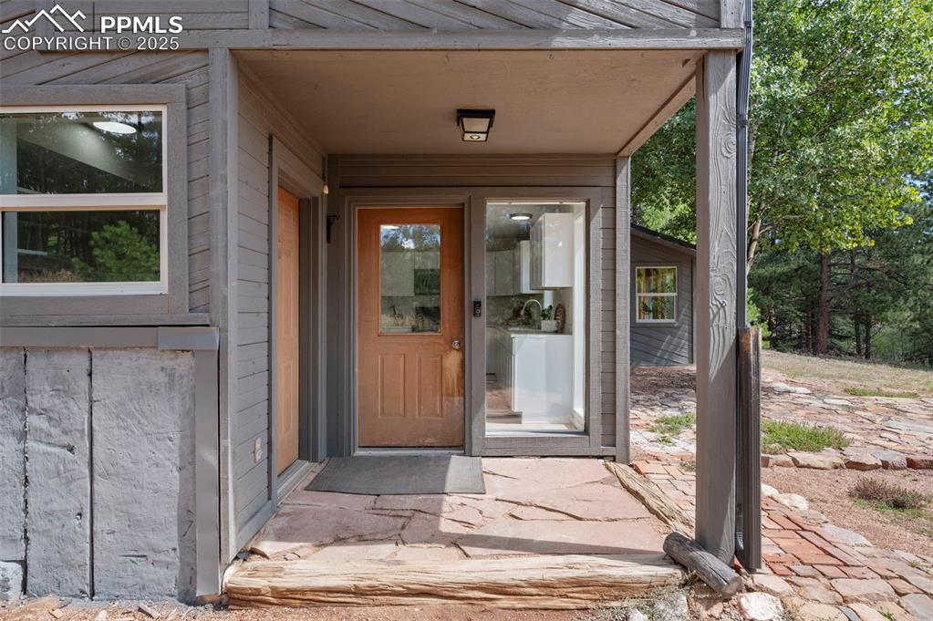 Image 40 of 42: Entry