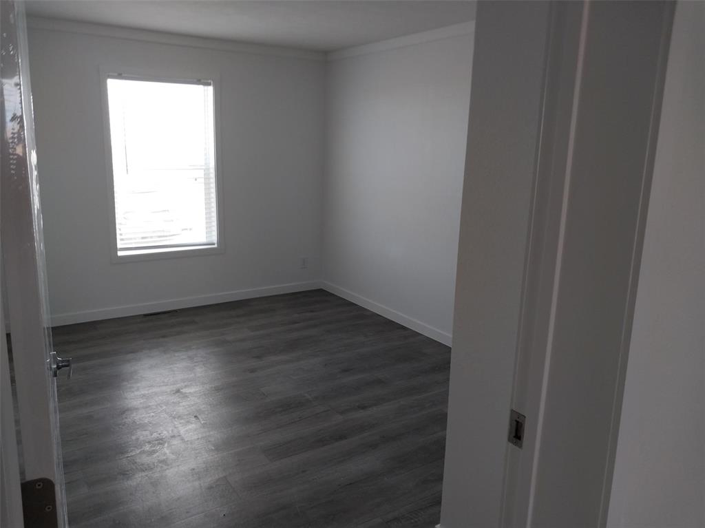 Image 4 of 25: Other