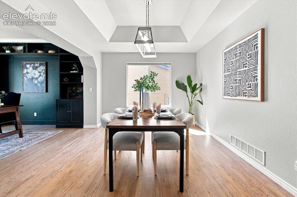 Image 12 of 46: Dining Area