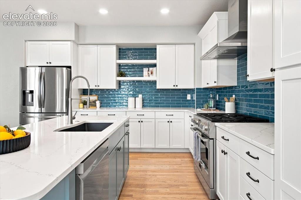 Image 4 of 46: Kitchen