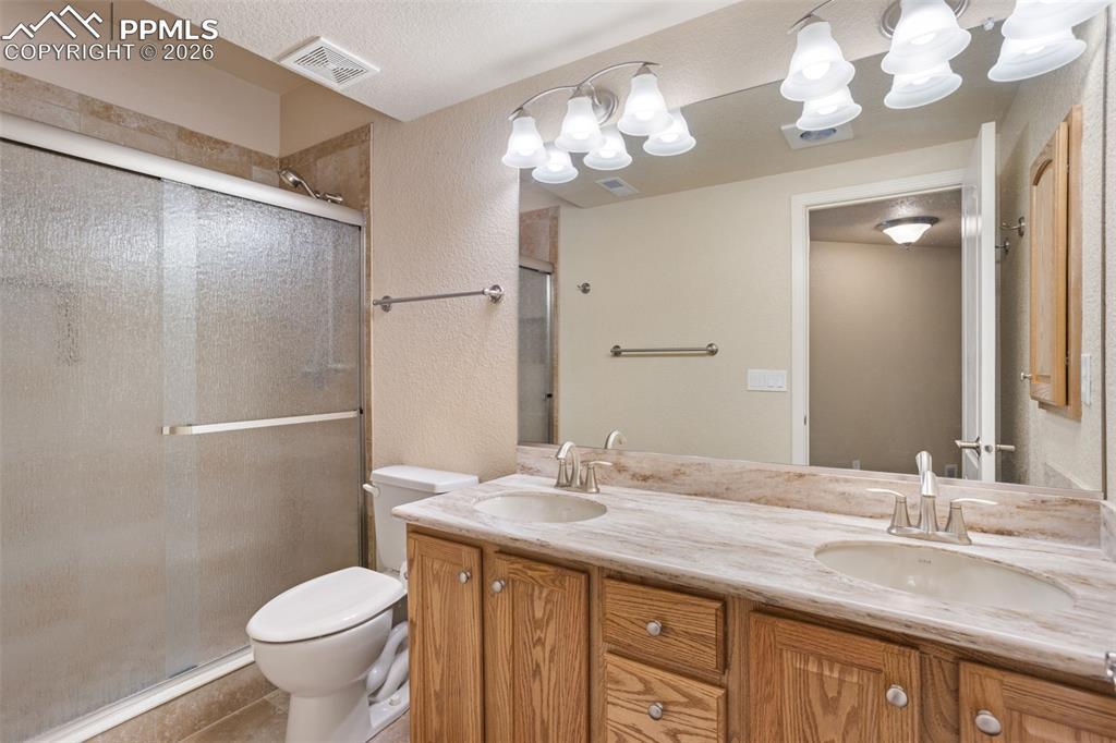 Image 34 of 38: No Description Available