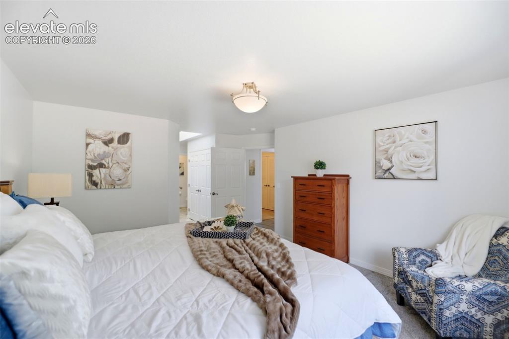 Image 19 of 25: Master Bedroom
