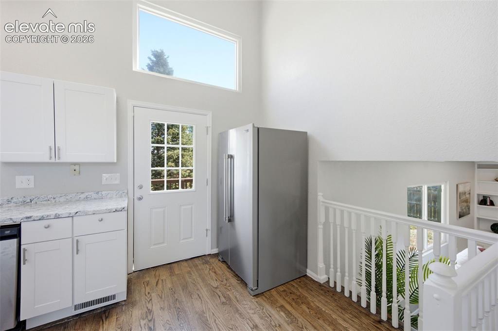 Image 11 of 42: Kitchen