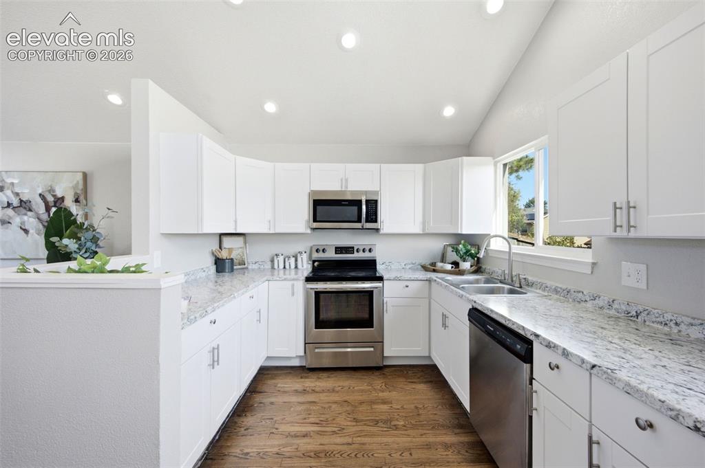 Image 6 of 42: Kitchen