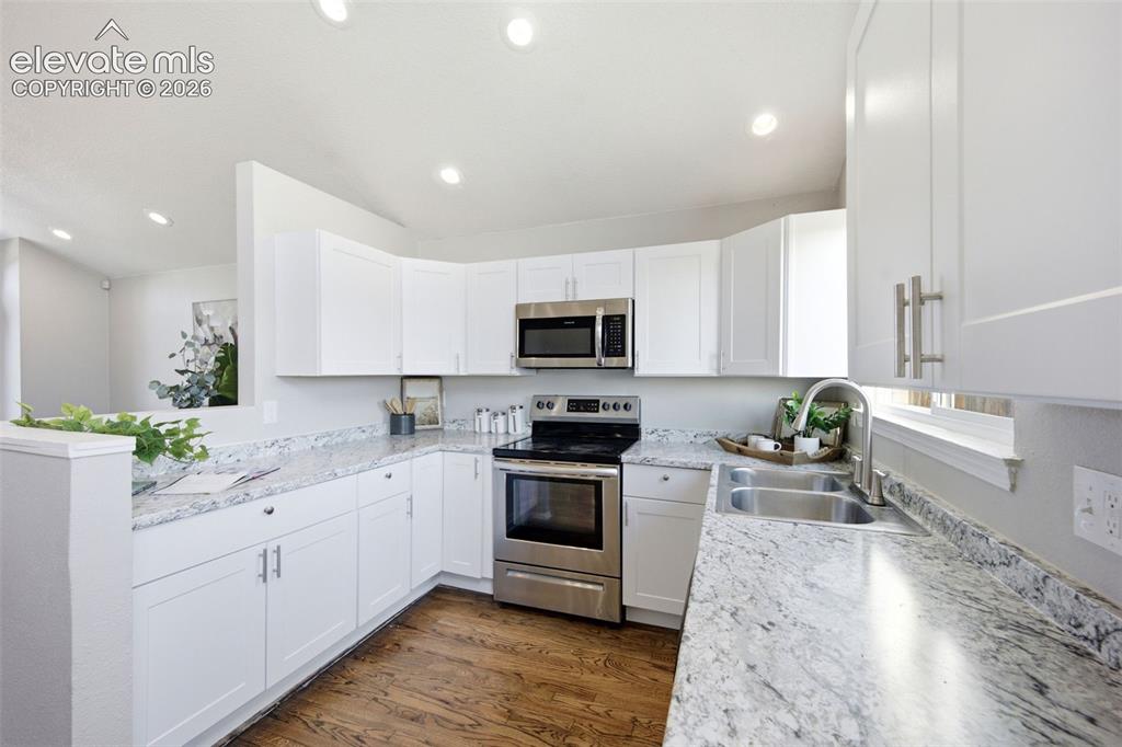 Image 8 of 42: Kitchen