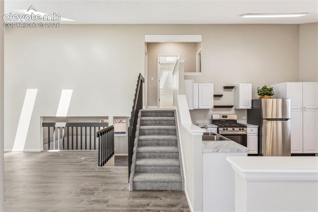 Image 9 of 35: Entry