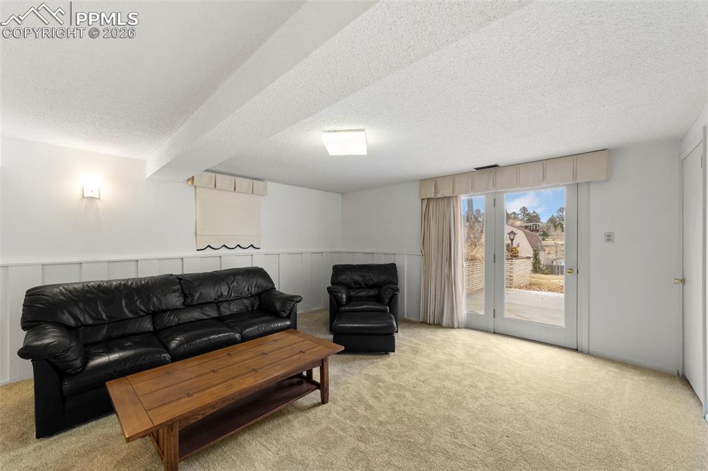 Image 26 of 50: Family Room