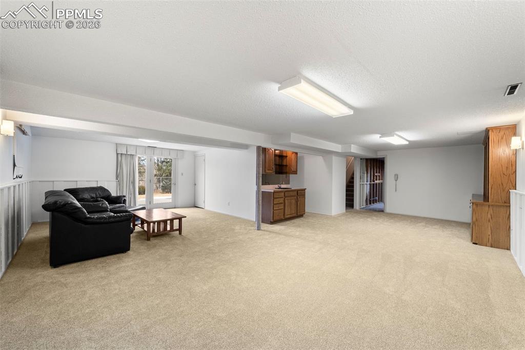 Image 27 of 50: Family Room