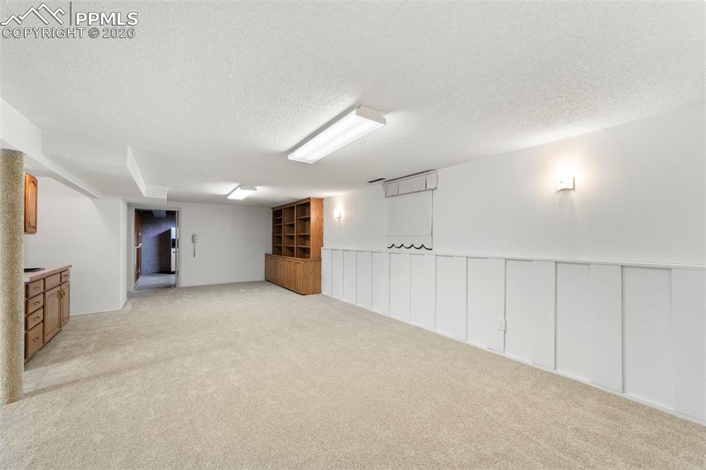 Image 33 of 50: Recreation Room