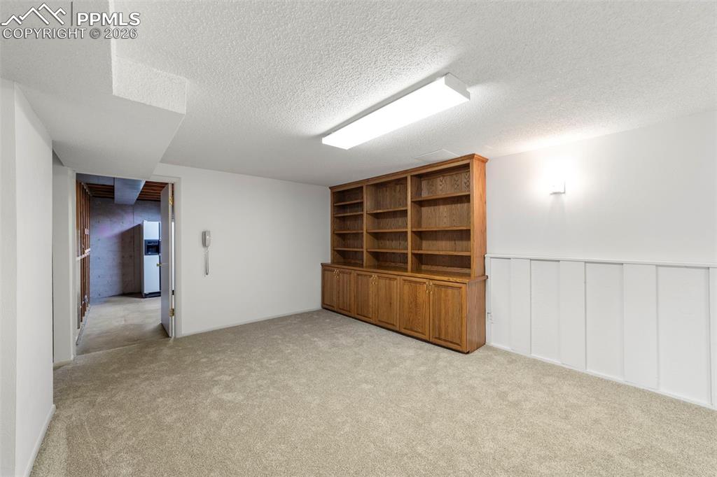 Image 34 of 50: Recreation Room