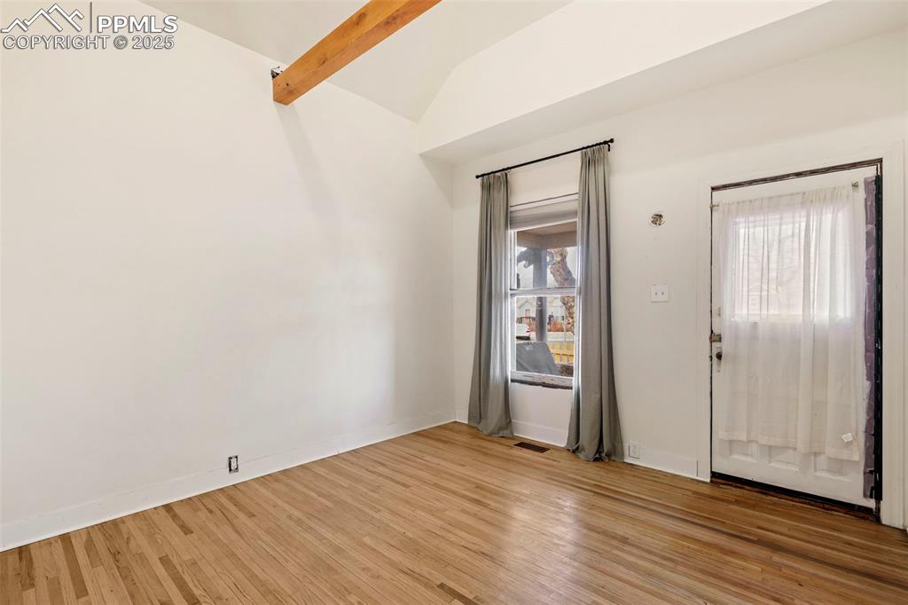 Image 13 of 40: Entry