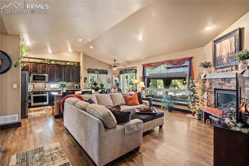 Image 10 of 36: Living Room