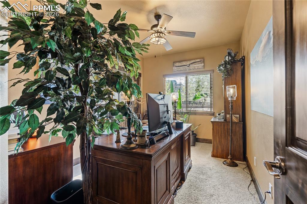 Image 16 of 36: Bedroom