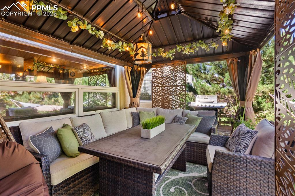 Image 33 of 36: Patio