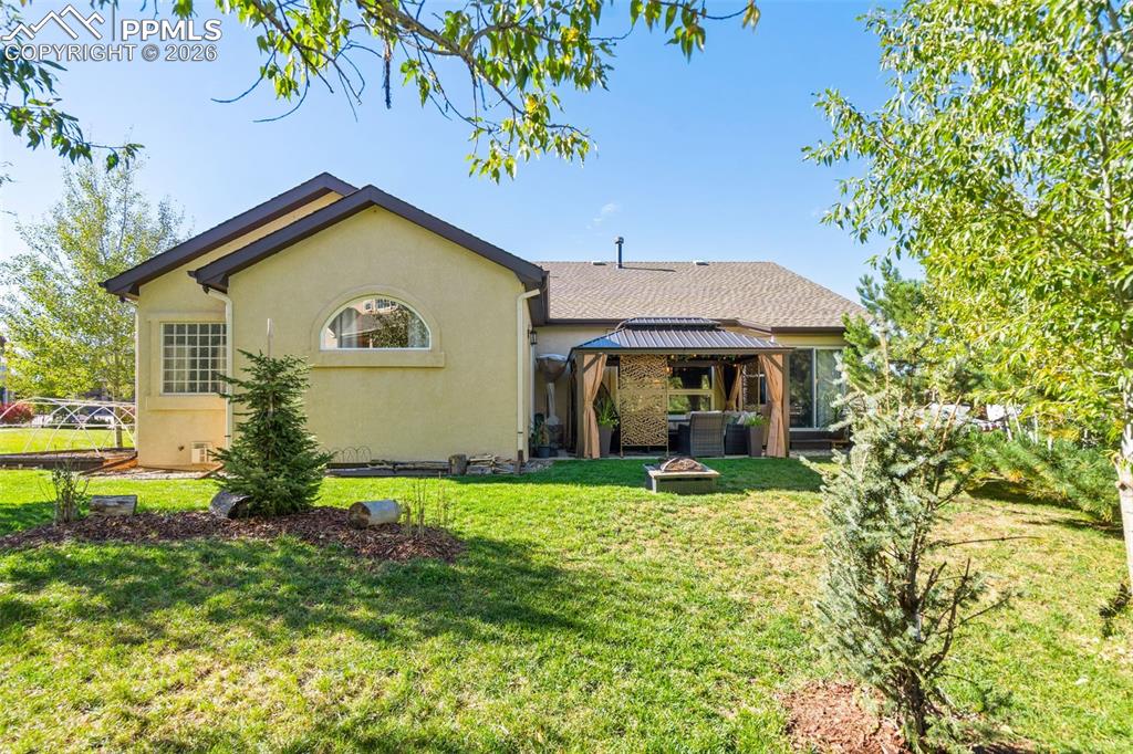 Image 34 of 36: Back of Structure