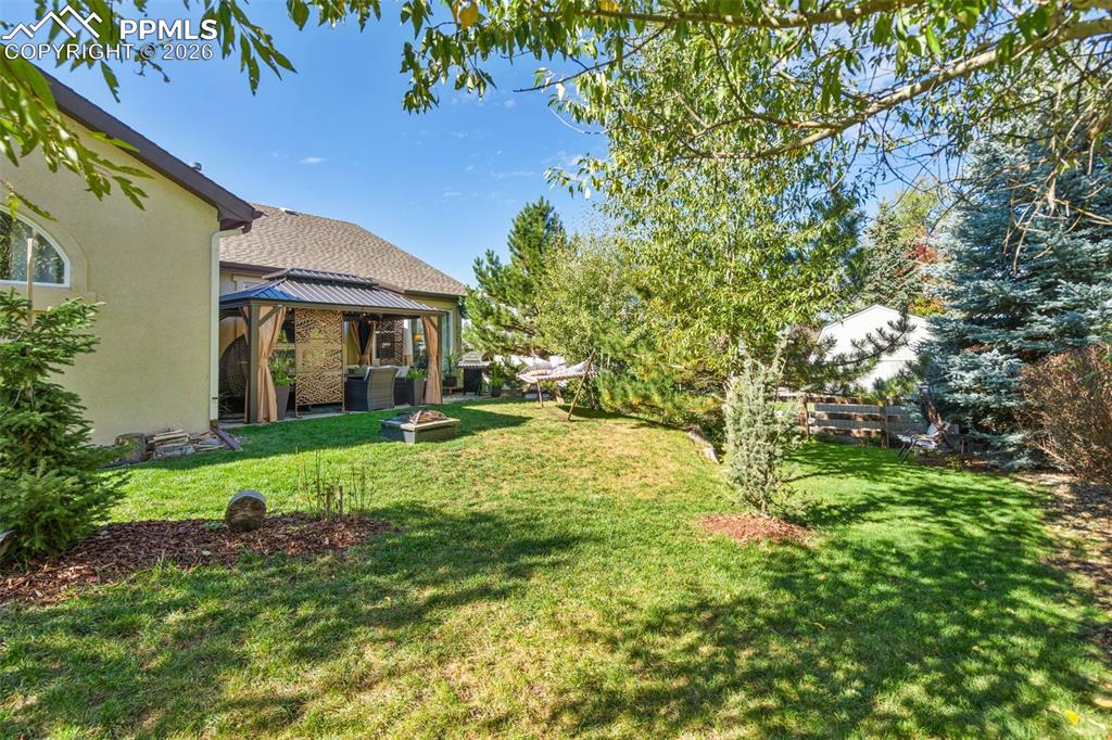 Image 36 of 36: Yard