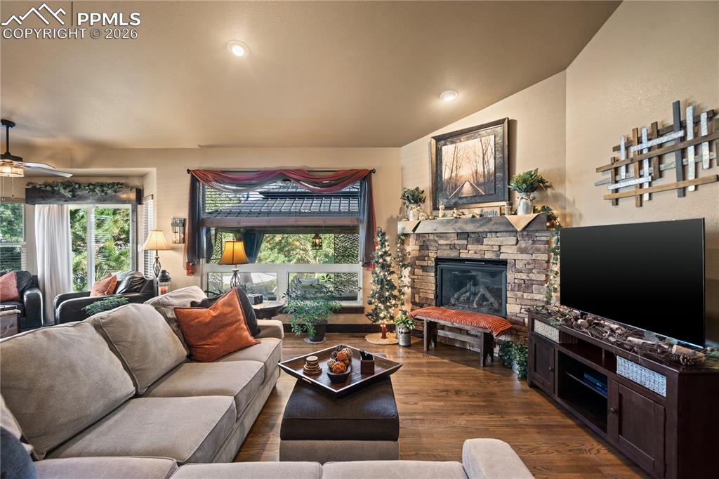 Image 9 of 36: Living Room