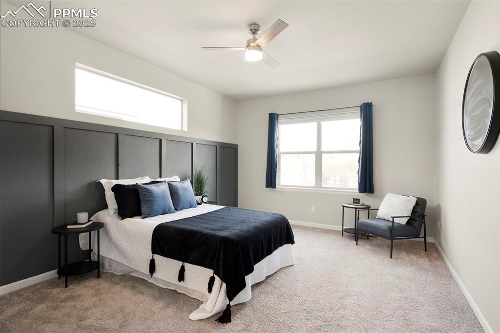 Image 21 of 50: Bedroom