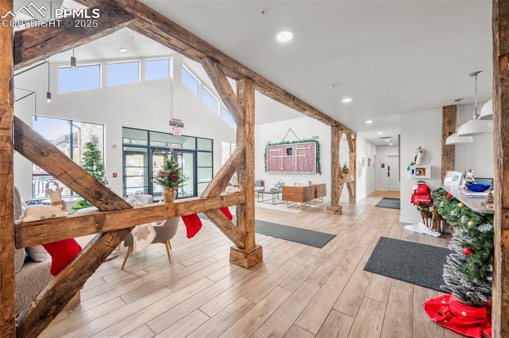 Image 47 of 50: Lobby