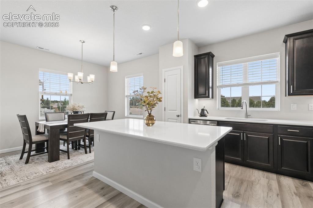 Image 17 of 40: Kitchen