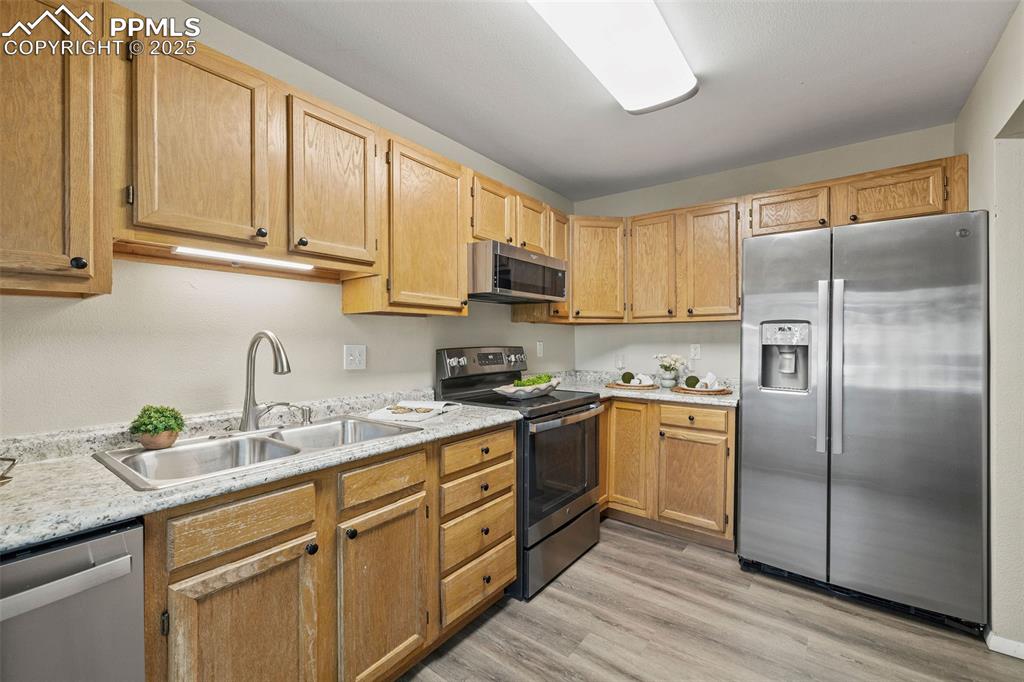 Image 10 of 29: Kitchen