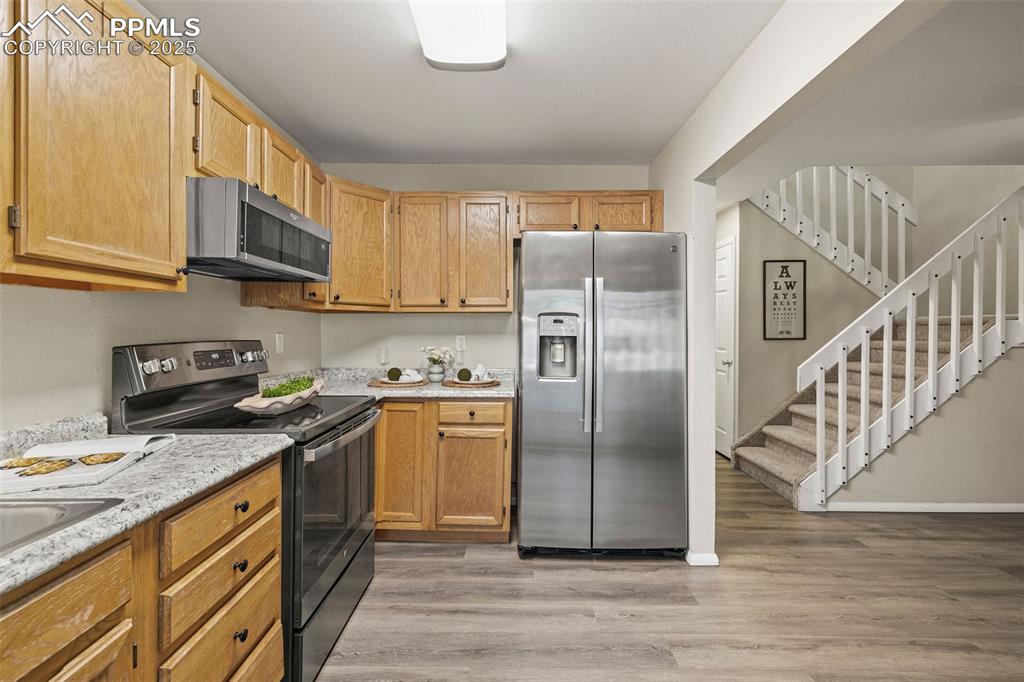 Image 11 of 29: Kitchen