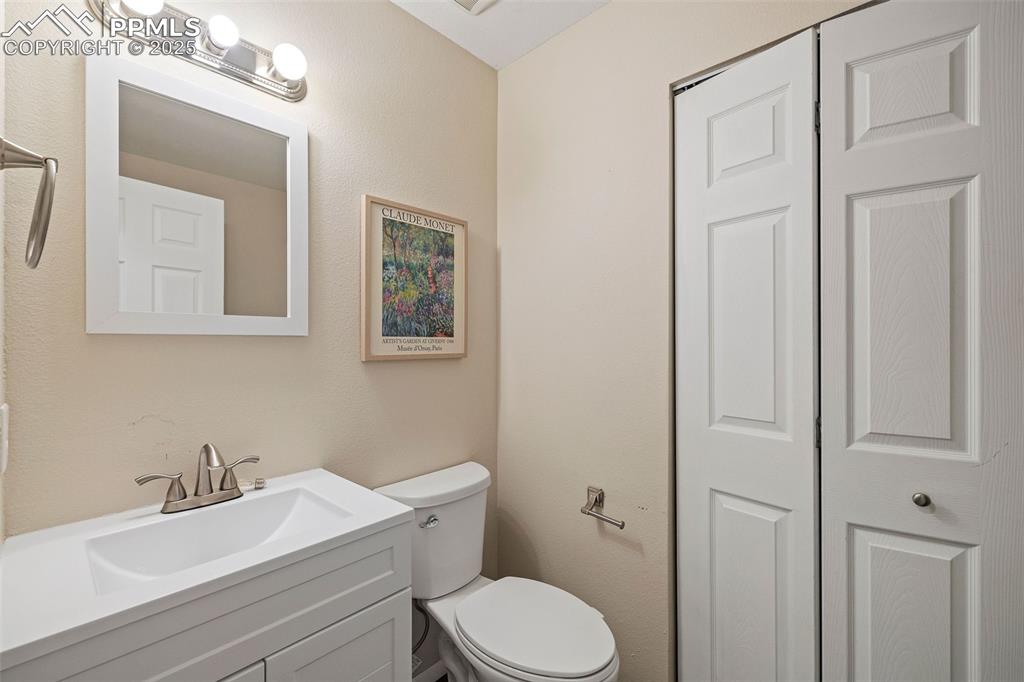 Image 13 of 29: Bathroom