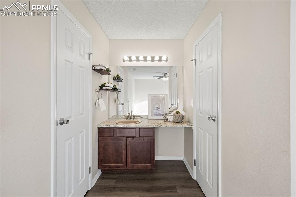 Image 21 of 29: Bathroom