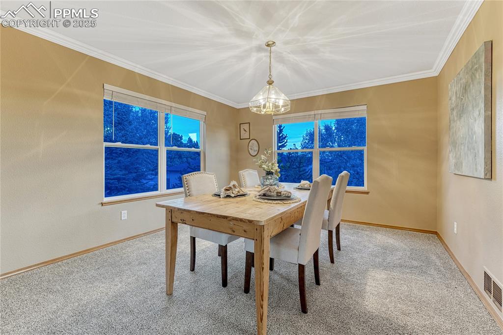 Image 15 of 50: Formal Dining