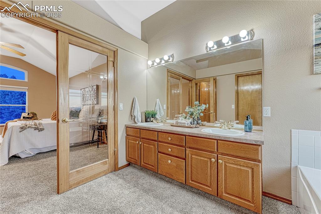 Image 27 of 50: 5-piece 