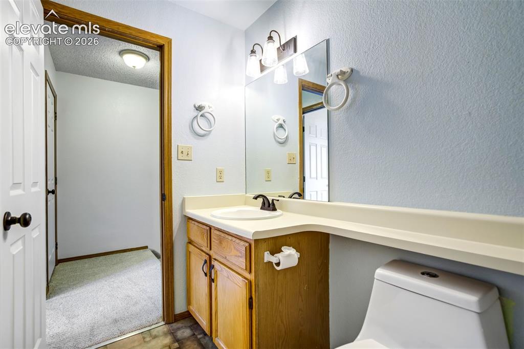 Image 25 of 49: Bathroom
