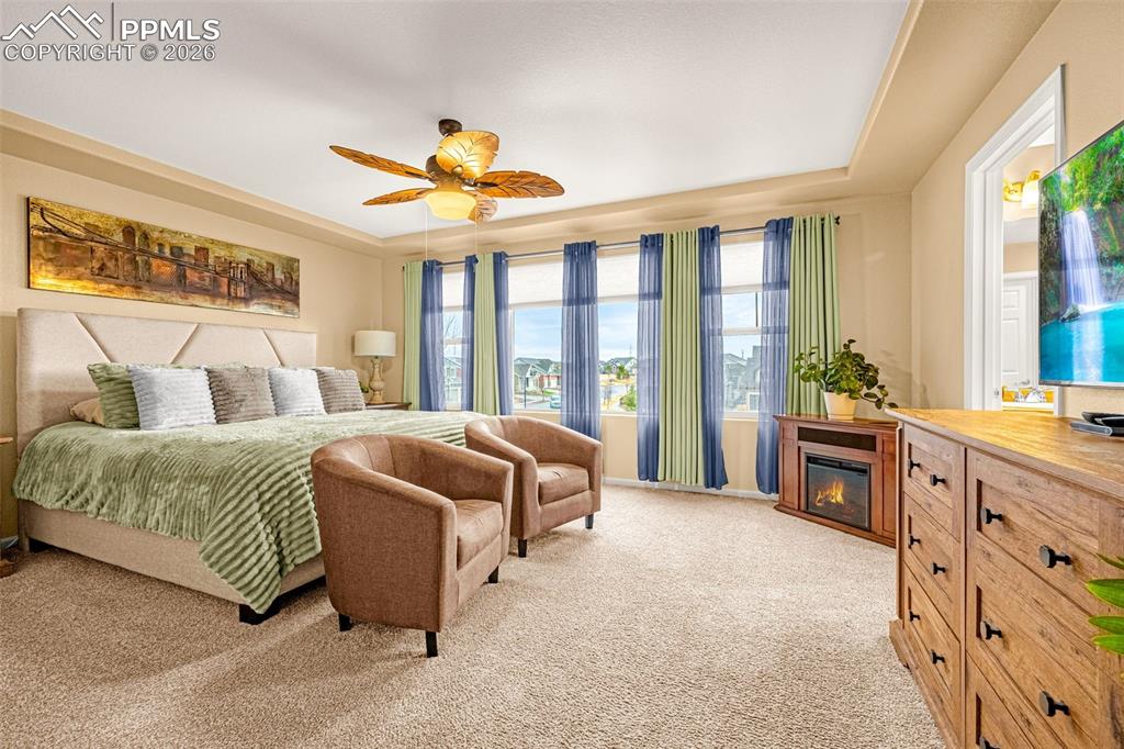 Image 18 of 42: Bedroom