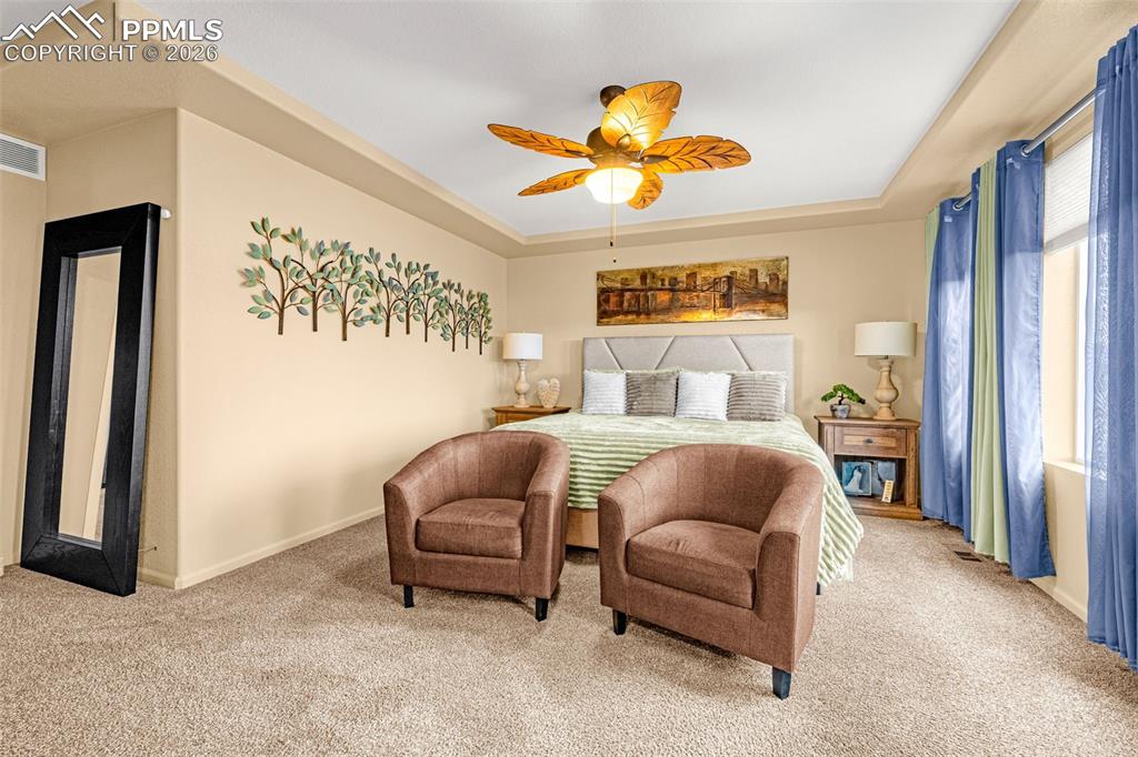 Image 19 of 42: Bedroom