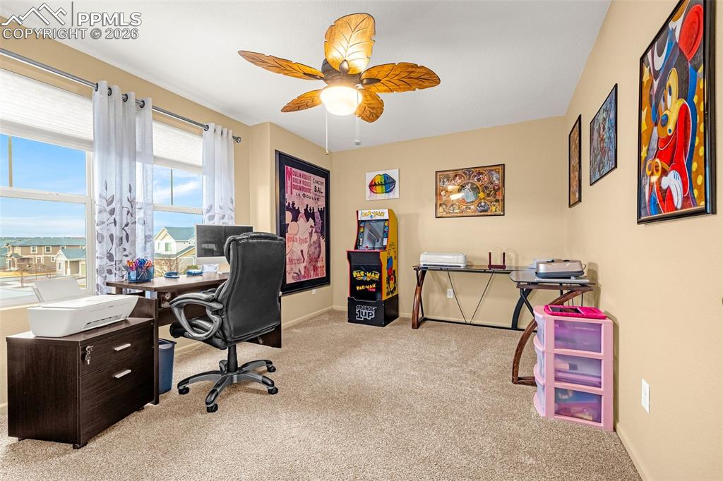 Image 25 of 42: Office