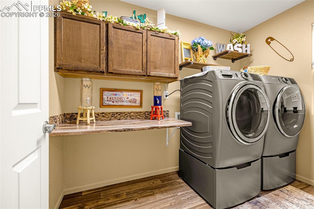 Image 27 of 42: Laundry