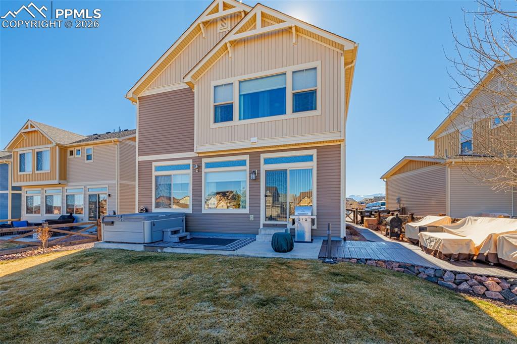 Image 31 of 42: Back of Structure