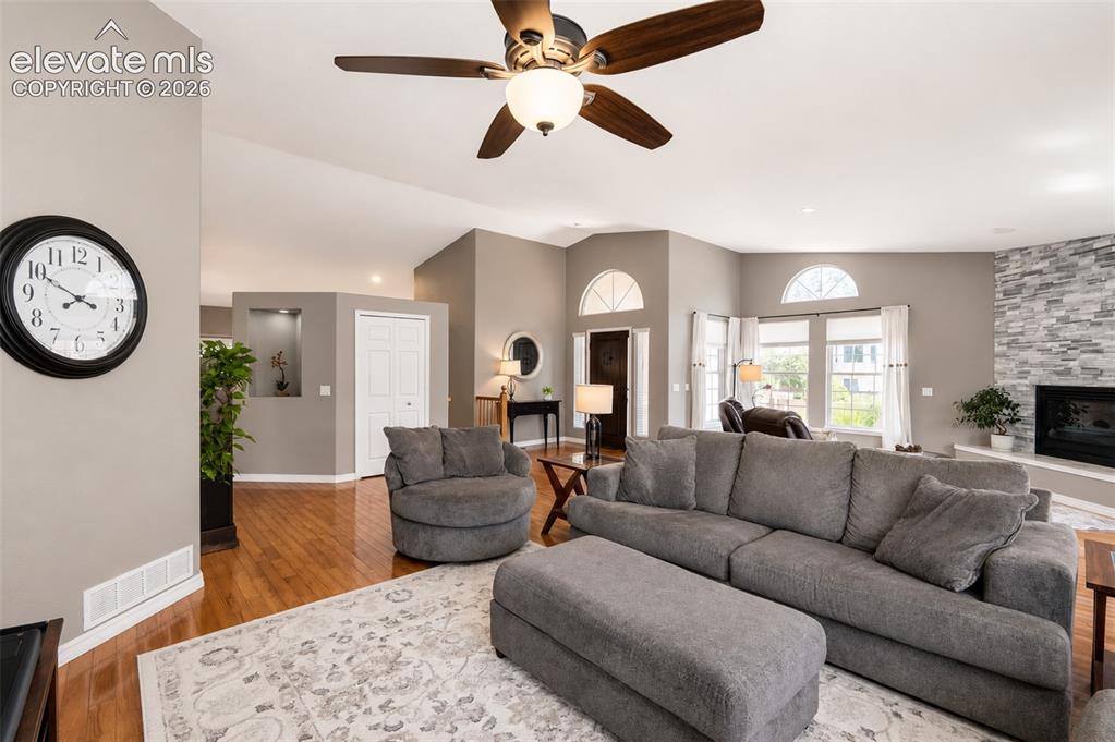 Image 6 of 50: Living room - main floor