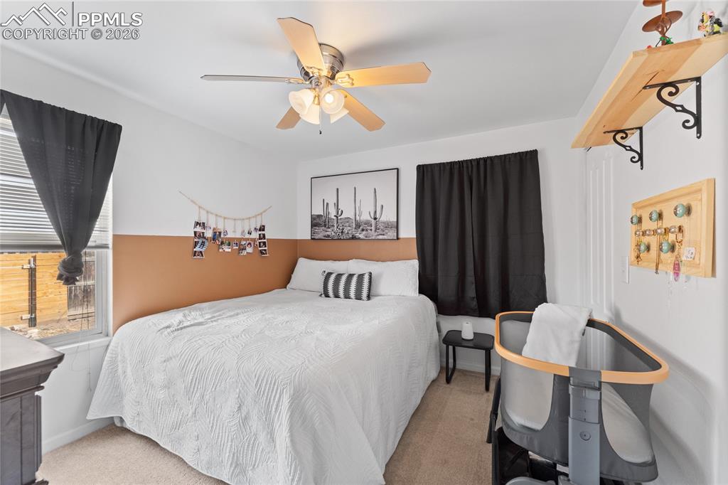 Image 17 of 35: Bedroom