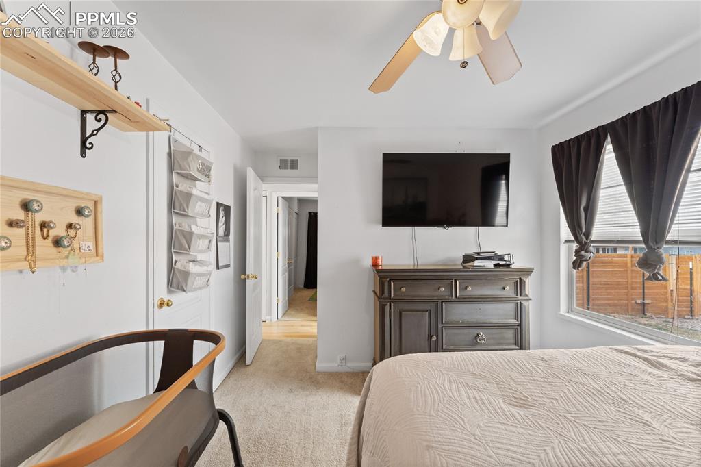 Image 18 of 35: Bedroom