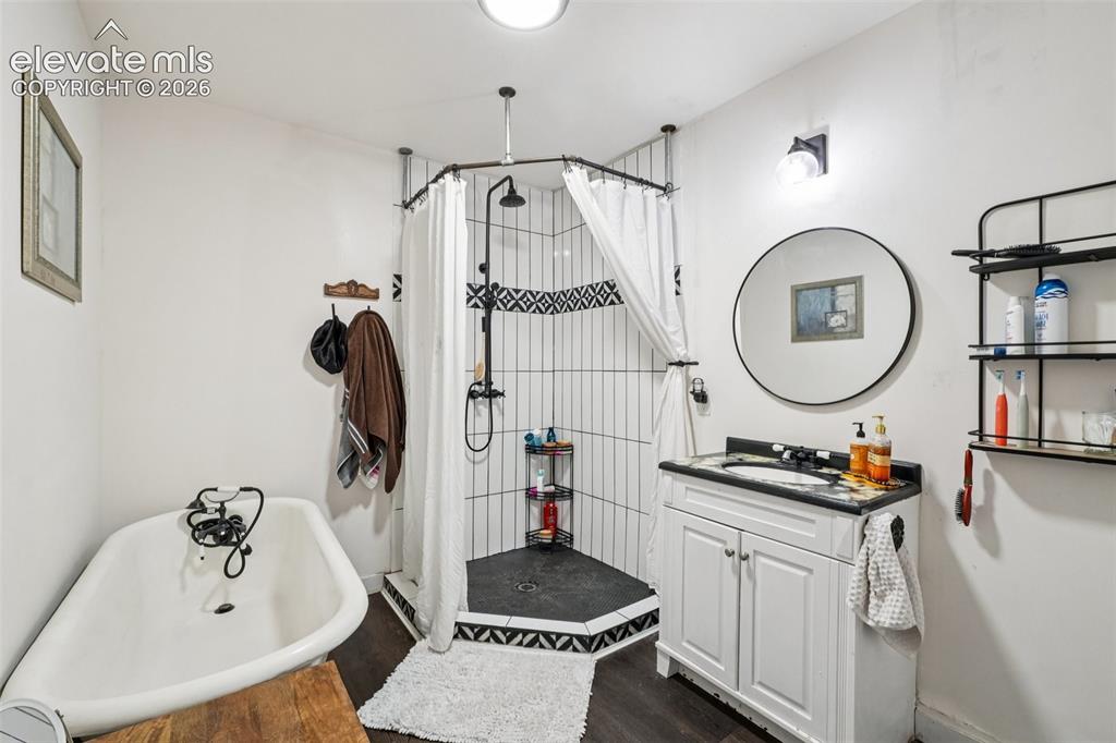 Image 12 of 42: Bathroom