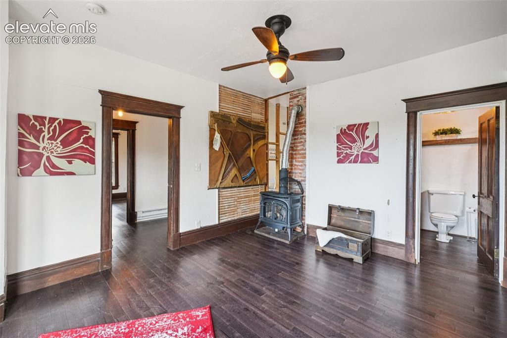 Image 17 of 42: Living Room